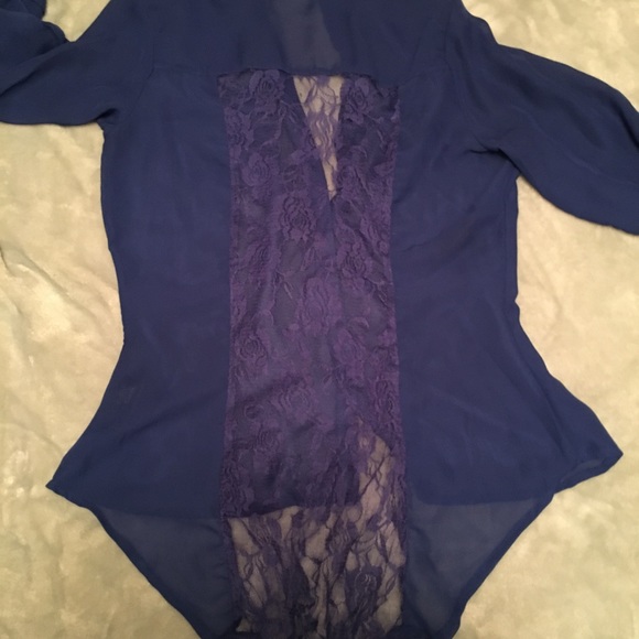 Size small blouse - Picture 3 of 3